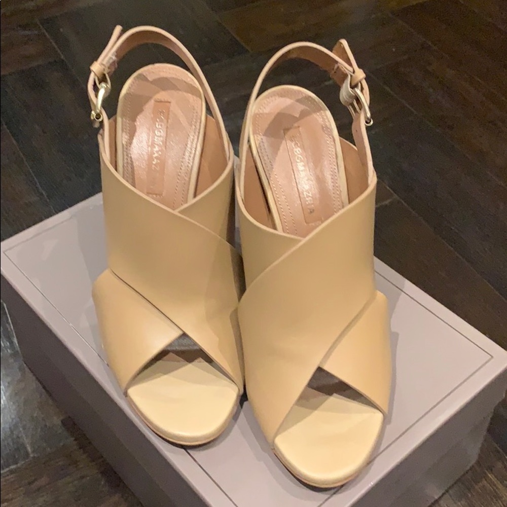 New in Box BCBG MaxAzria tan leather sandals